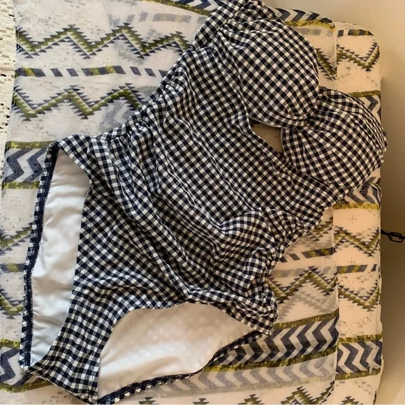 *NWT* LOFT Beach Gingham Seersucker Twist Bandeau One-Piece Swimsuit - Picture 7 of 13